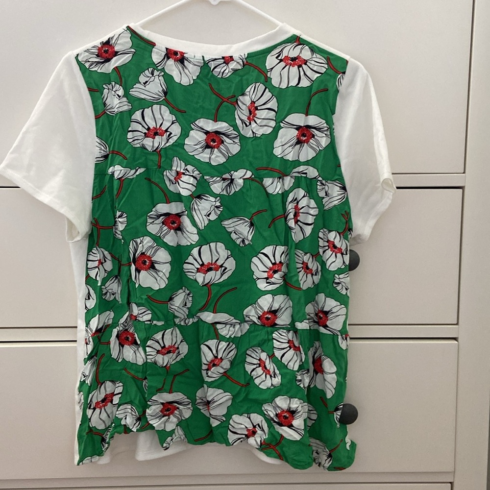 Anthropologie back print y-shirts size M